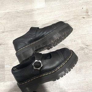 Dr.martens addina flower buckle leather platform shoe